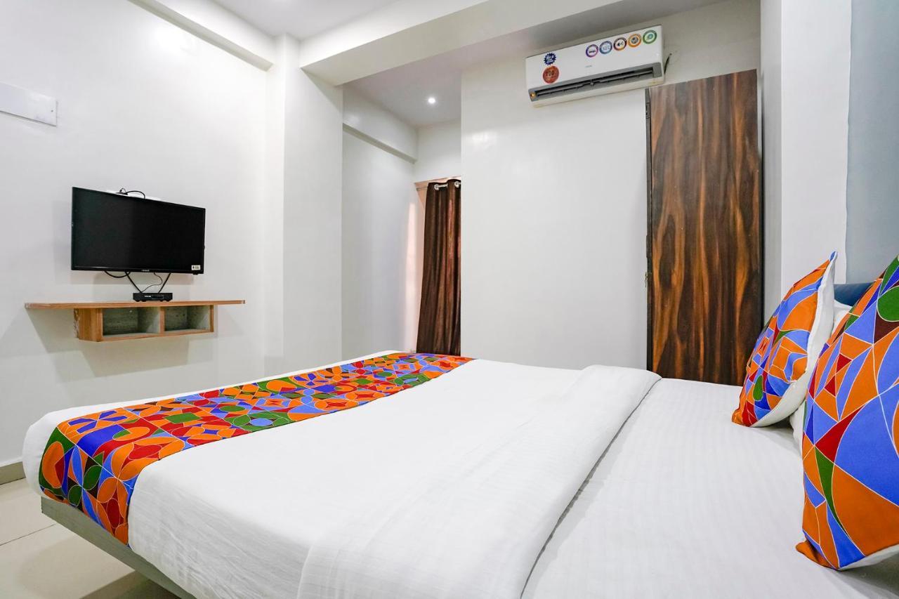 Fabexpress Blue Stone Hotel Surat Exterior photo