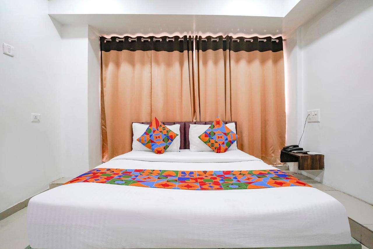 Fabexpress Blue Stone Hotel Surat Exterior photo