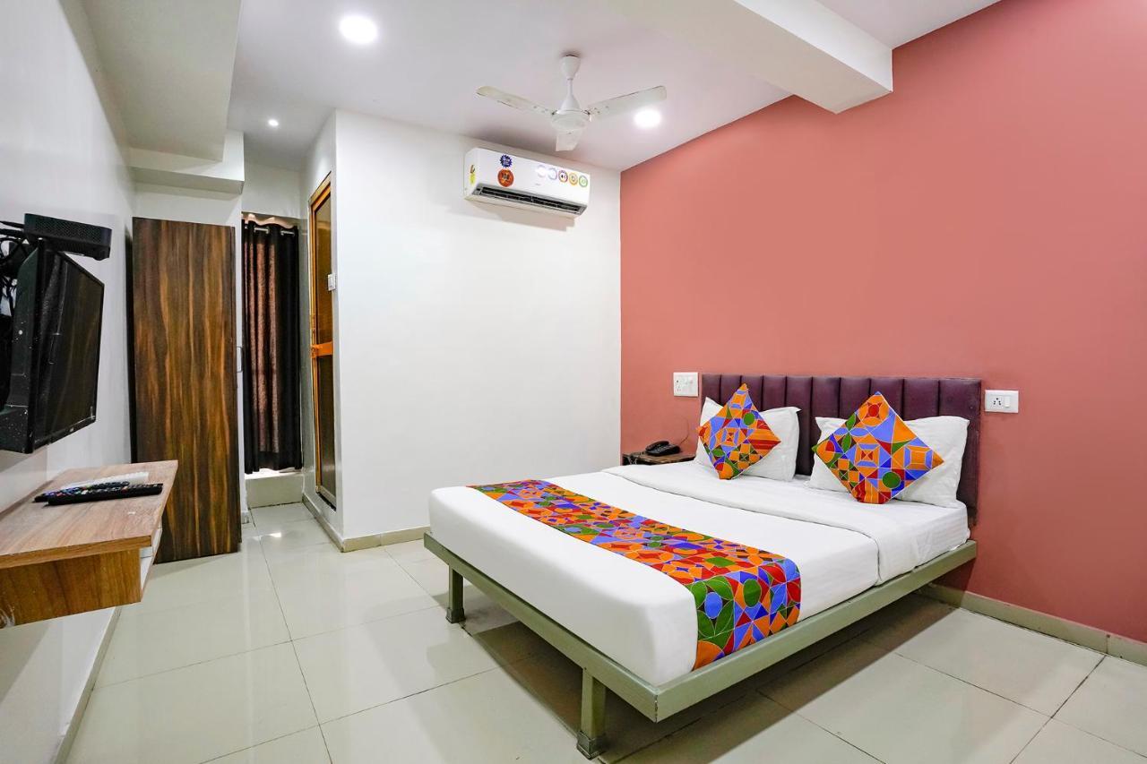Fabexpress Blue Stone Hotel Surat Exterior photo