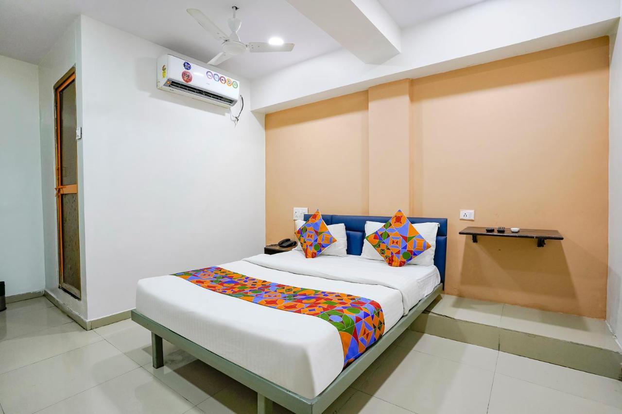 Fabexpress Blue Stone Hotel Surat Exterior photo