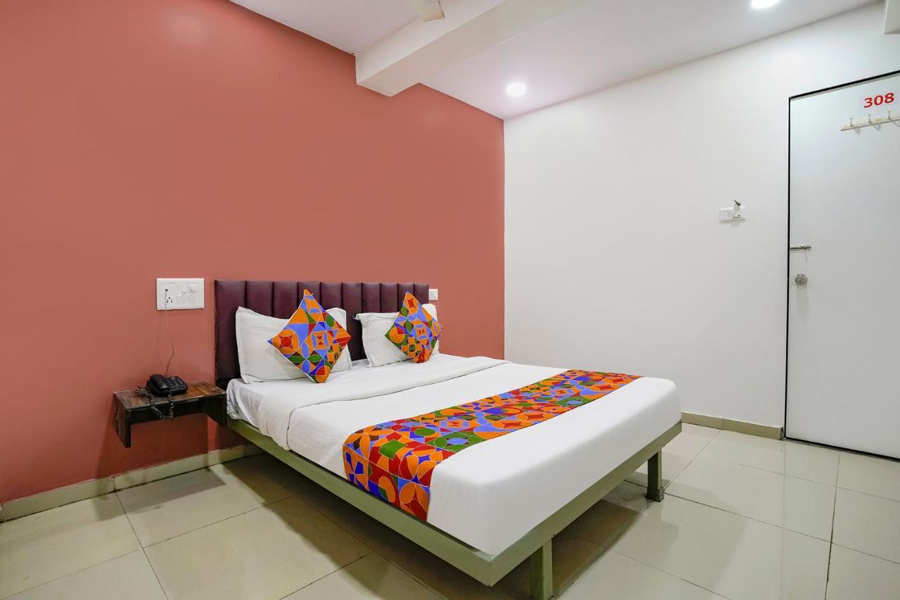 Fabexpress Blue Stone Hotel Surat Exterior photo