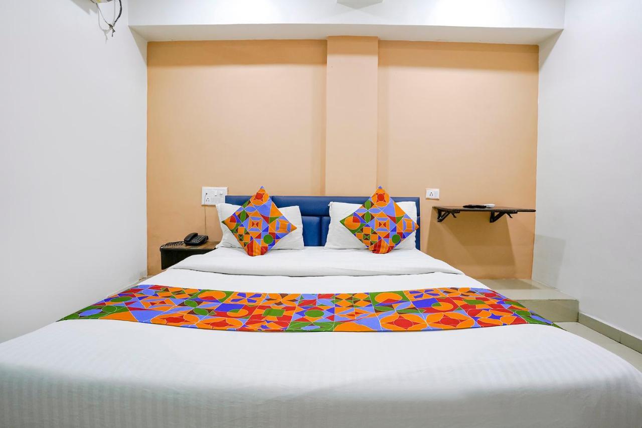 Fabexpress Blue Stone Hotel Surat Exterior photo