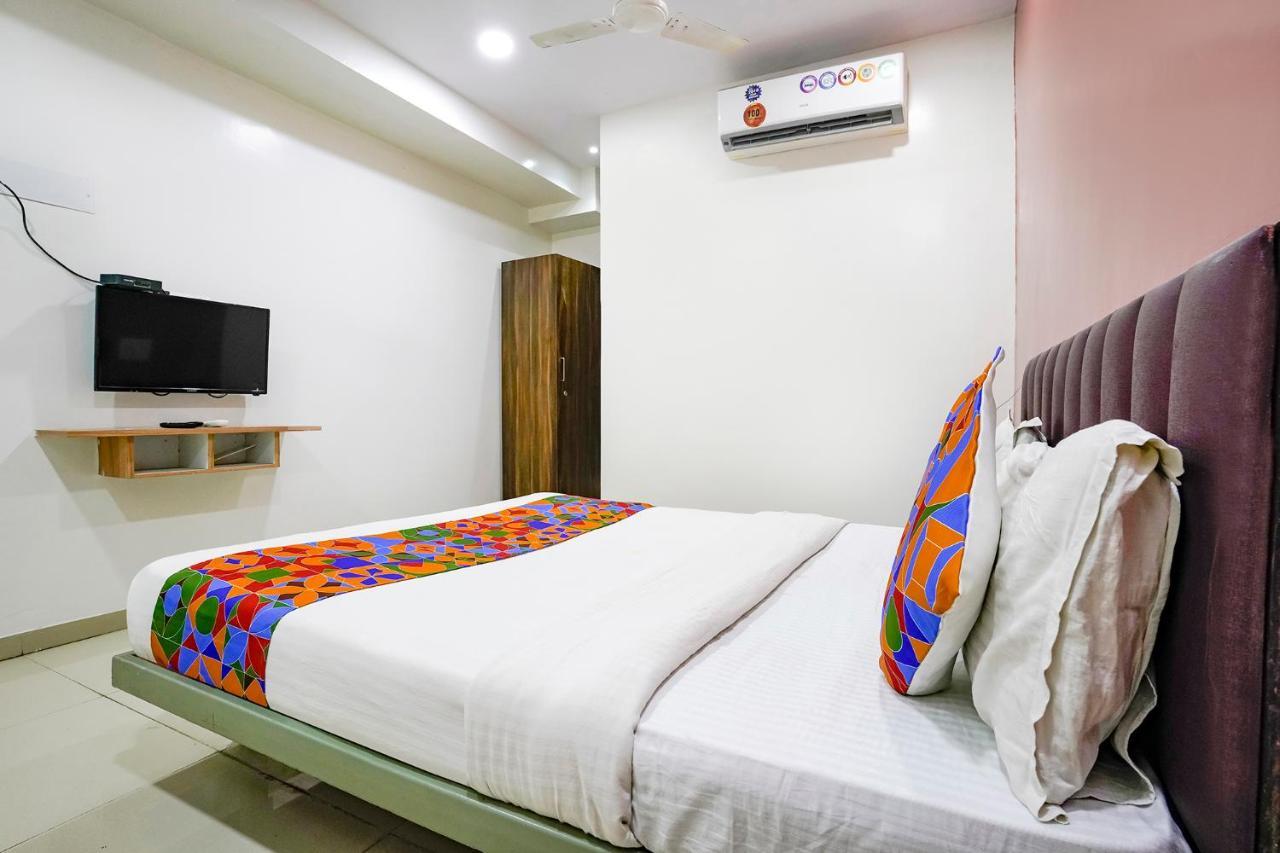 Fabexpress Blue Stone Hotel Surat Exterior photo